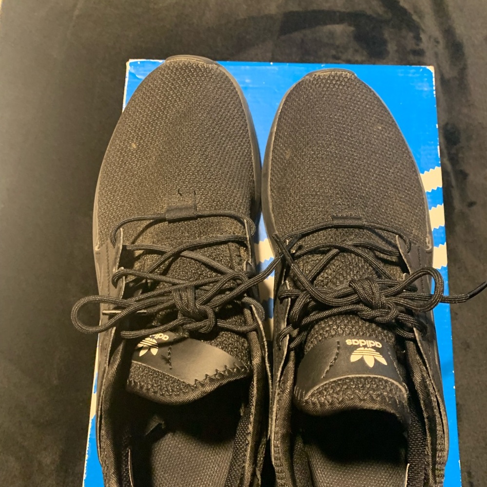 Men’s black Adidas size 9 1/2